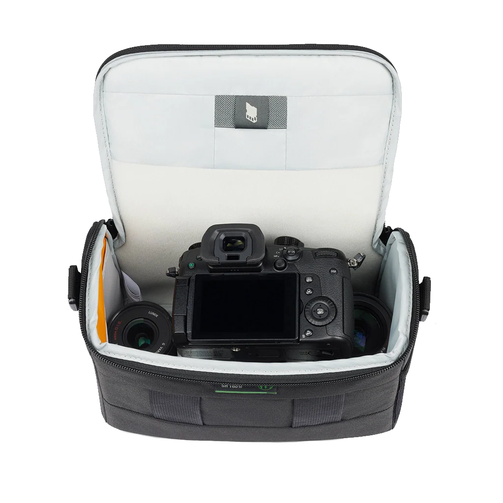 Lowepro Adventura SH 160 III Shoulder Bag (Black) - Image 3
